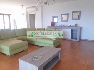 Appartamento in Vendita a Vasto, 420'000€, 190 m²