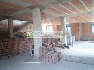 Casa Indipendente in Vendita a Vasto, 350'000&euro;, 360 m²