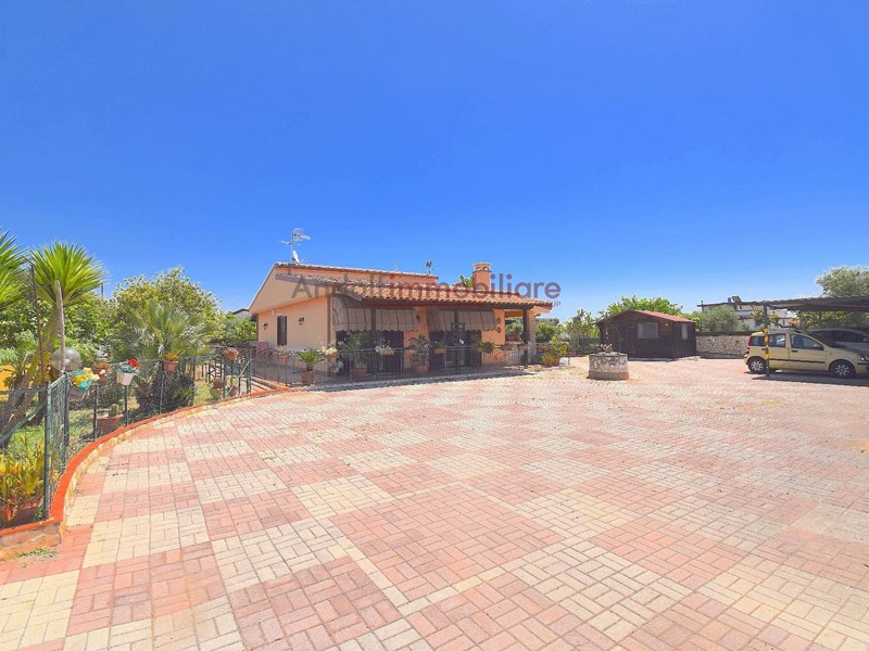 Villa in Vendita a Gaeta, 360'000€, 90 m²