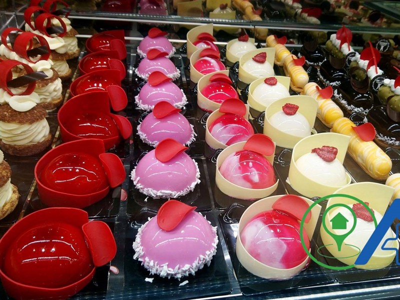 Attività commerciale in Vendita a Desenzano del Garda, 380'000€, 200 m²