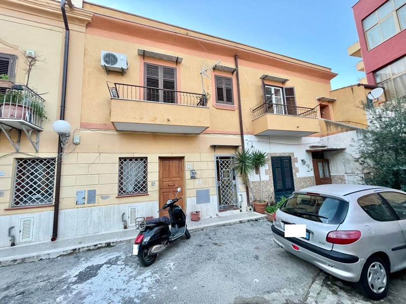 Bilocale in Vendita a Palermo, 49'000€, 57 m²