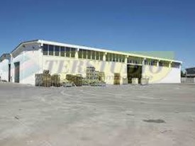 Capannone in Vendita a Cologno Monzese, 950'000€, 1360 m²