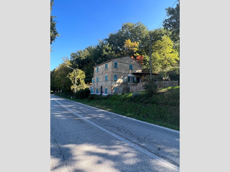 Casa Indipendente in Vendita a Servigliano, 50'000€, 150 m²