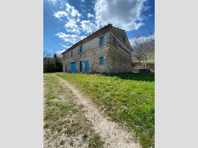 Casa Indipendente in Vendita a Montottone, 140'000€, 200 m²