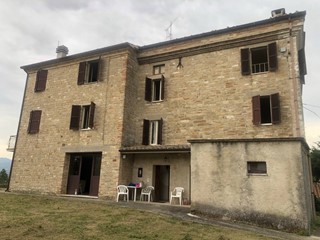 Casa Semi Indipendente in Vendita a Montelparo, 200'000€, 300 m²