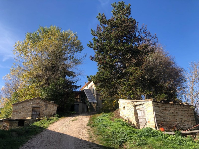 Casa Semi Indipendente in Vendita a Montelparo, 140'000€, 200 m²