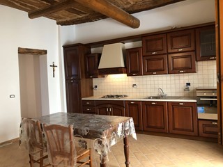 Quadrilocale in Vendita a Montappone, 102'000€, 85 m²
