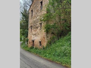 Casa Semi Indipendente in Vendita a Servigliano, 33'000€, 120 m²