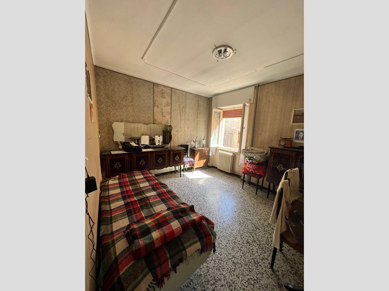 Casa Indipendente in Vendita a Monsampietro Morico, 42'000€, 180 m²