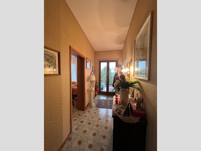 Appartamento in Vendita a Montegiorgio, 125'000€, 150 m²