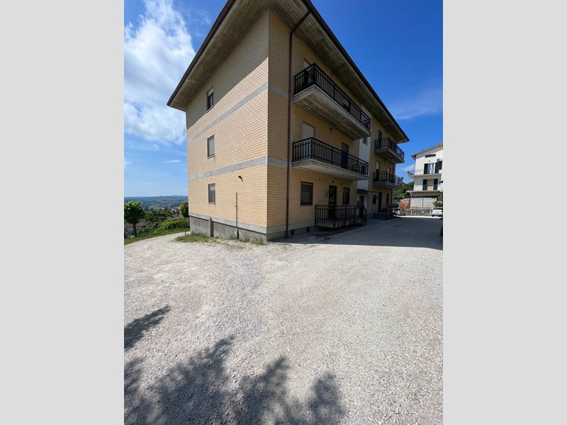 Appartamento in Vendita a Montegiorgio, 123'000€, 109 m²