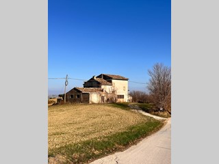 Casa Indipendente in Vendita a Montegiorgio, 175'000€, 280 m²