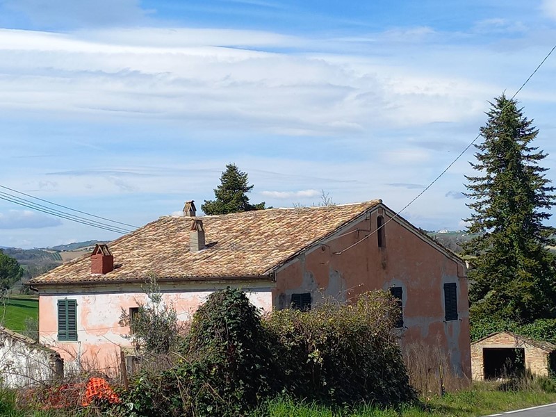 Casa Indipendente in Vendita a Servigliano, 280'000€, 1250 m²