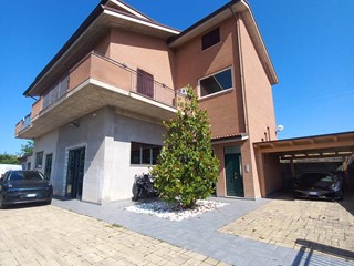 Laboratorio in Vendita a Monte Vidon Corrado, 480'000€, 635 m²
