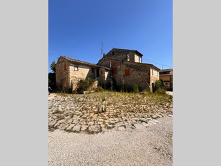 Casa Semi Indipendente in Vendita a Falerone, 26'000€, 140 m²