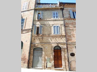 Casa Indipendente in Vendita a Petritoli, 58'000€, 170 m²