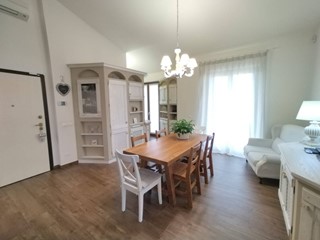 Appartamento in Vendita a Monte Vidon Corrado, 180'000€, 124 m²