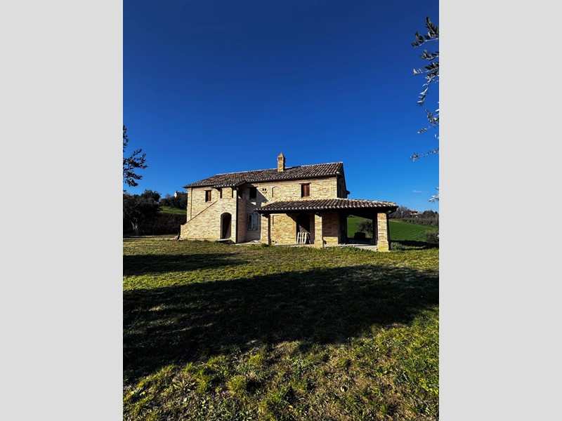 Casa Indipendente in Vendita a Magliano di Tenna, 320'000€, 340 m²