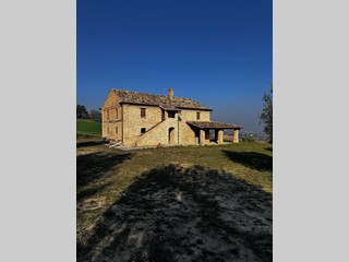 Casa Indipendente in Vendita a Magliano di Tenna, 320'000€, 340 m²