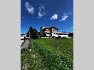 Casa Indipendente in Vendita a Montegiorgio, 468'000€, 850 m²