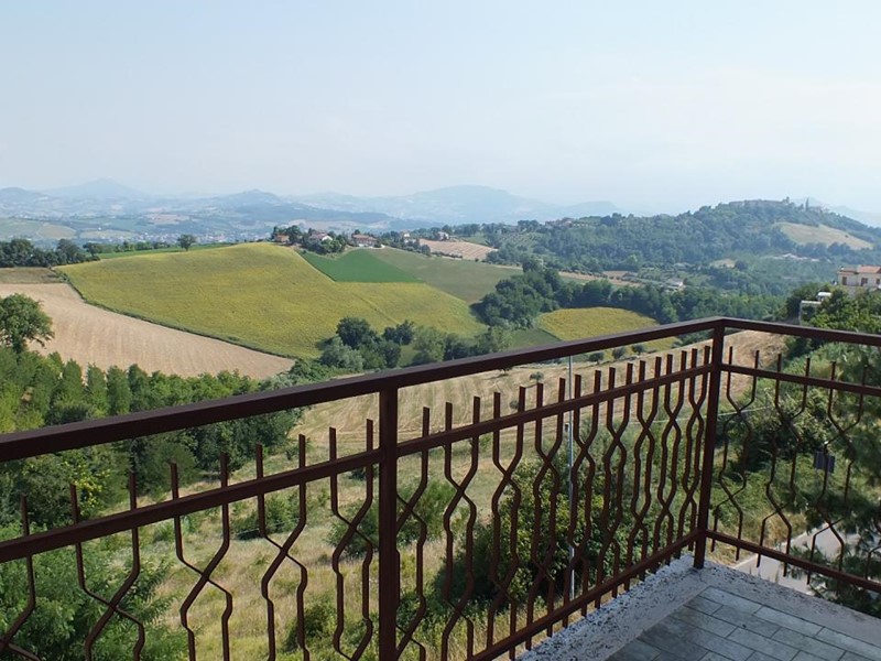 Appartamento in Vendita a Monte Vidon Corrado, 85'000€, 100 m²