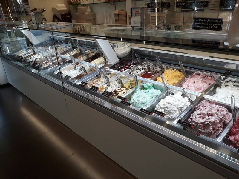 Attività commerciale in Vendita a Legnano, 75'000€, 100 m²