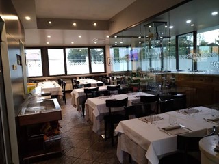 Attività commerciale in Vendita a Legnano, 115'000€, 150 m²