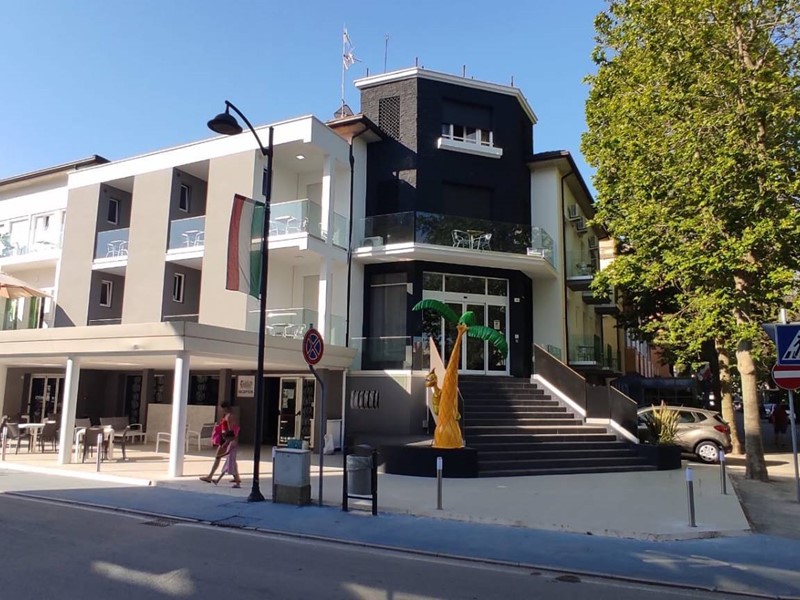 Attività commerciale in Vendita a Gatteo, 1'180'000&euro;, 1000 m²