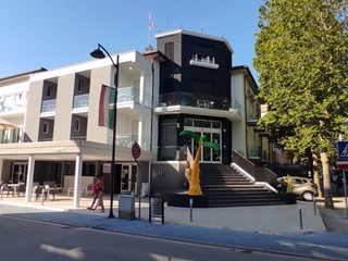 Attività commerciale in Vendita a Gatteo, 1'180'000€, 1000 m²