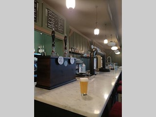 Attività commerciale in Vendita a Saronno, 70'000€, 180 m²