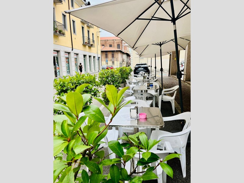 Attività commerciale in Vendita a Legnano, 150'000€, 70 m²