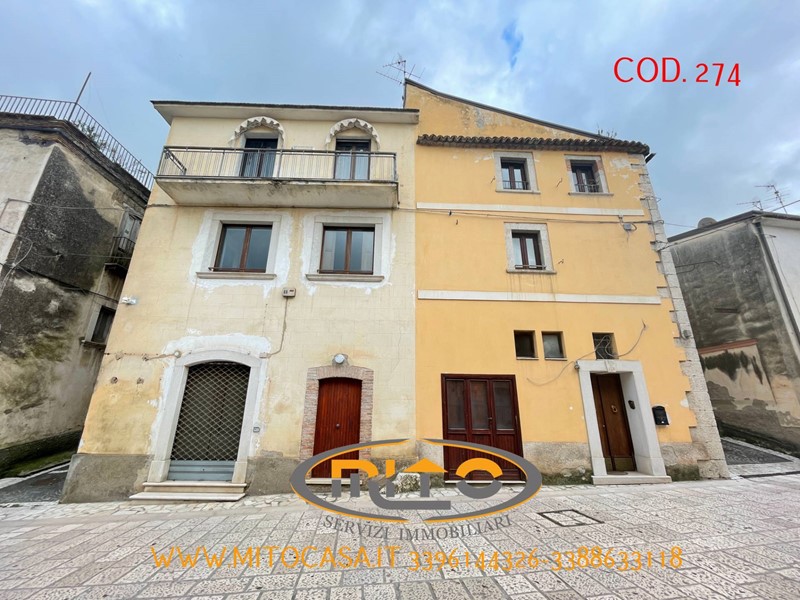Casa Indipendente in Vendita a Telese Terme, 165'000€, 200 m²