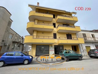 Immobile commerciale in Vendita a Telese Terme, 129'000€, 80 m²