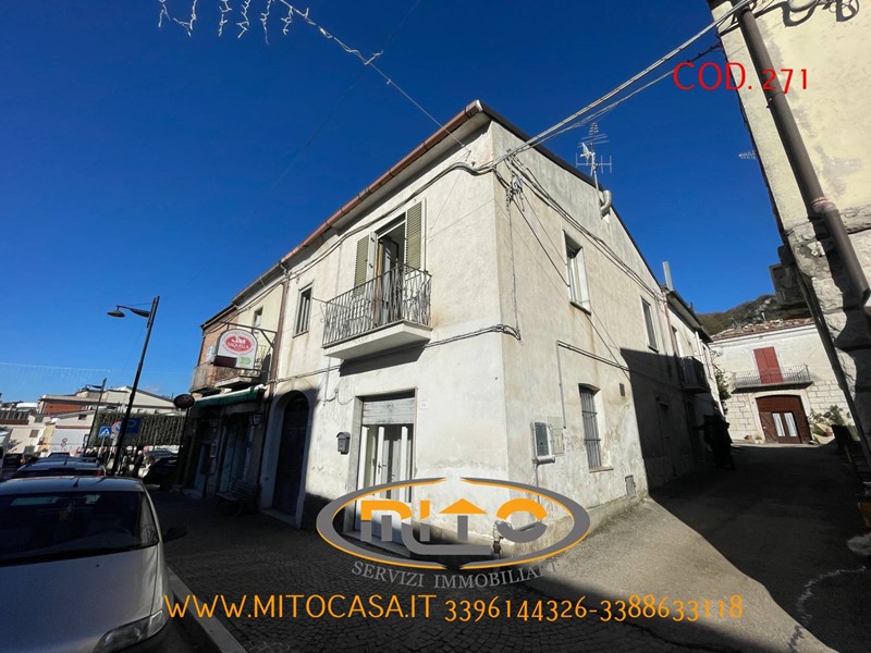 Appartamento in Vendita a Guardia Sanframondi, 63'000€, 100 m²