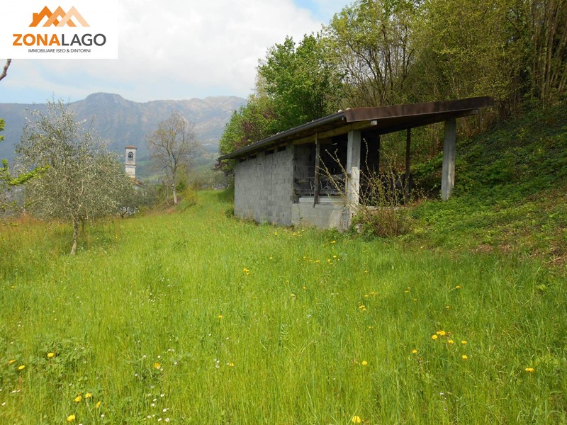 Rustico in Vendita a Sale Marasino, 60'000€, 3000 m²