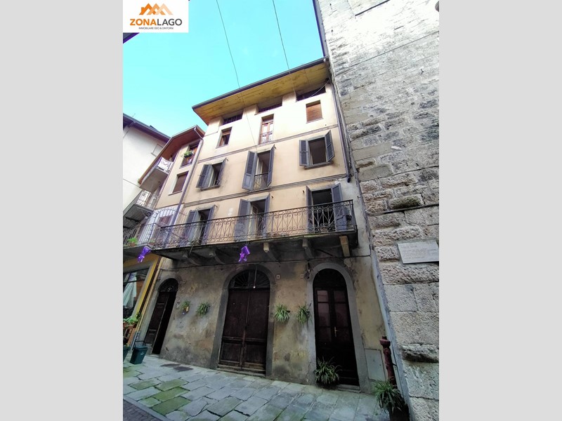 Appartamento in Vendita a Lovere, 180 m²