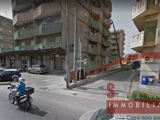 Immobile commerciale in Vendita a Siracusa, 200'000&euro;, 165 m²