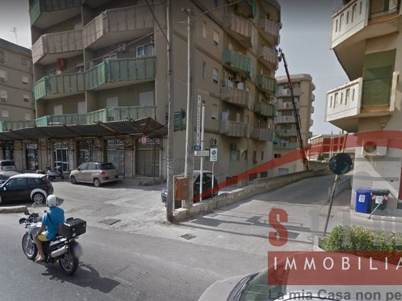 Magazzino in Vendita a Siracusa, 100'000€, 266 m²
