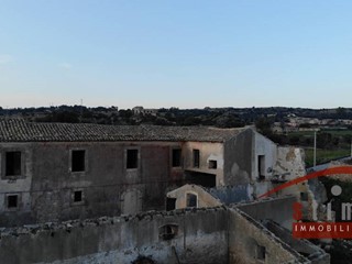 Rustico in Vendita a Siracusa, 490'000&euro;, 800 m²