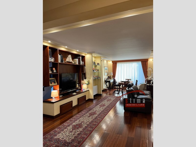 Villa in Vendita a Siracusa, 460'000&euro;, 340 m²