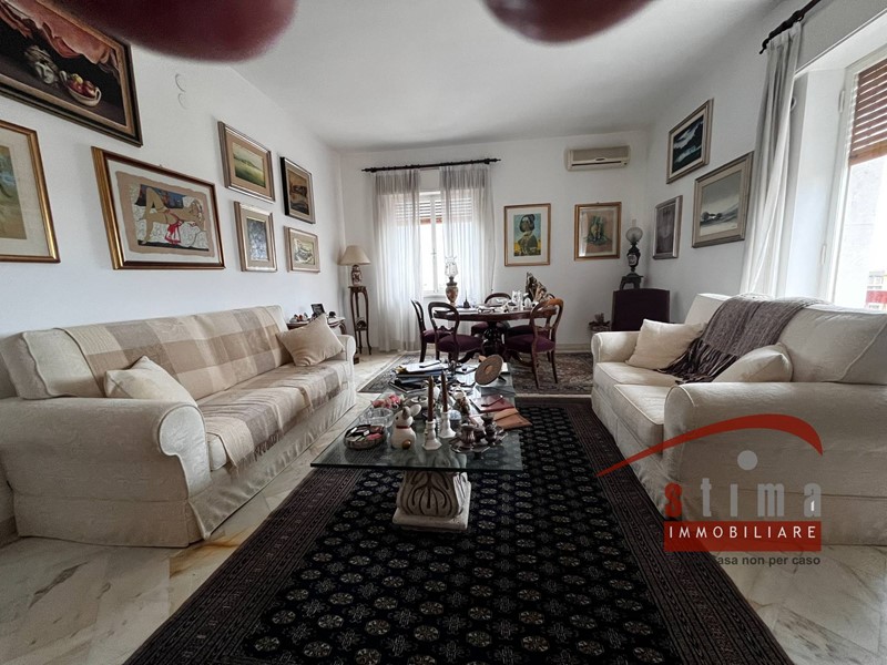 Appartamento in Vendita a Siracusa, 138'000&euro;, 150 m²