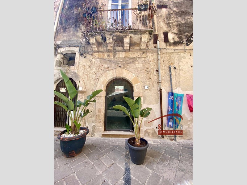Immobile commerciale in Vendita a Siracusa, 65'000&euro;, 50 m²
