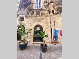 Immobile commerciale in Vendita a Siracusa, 65'000&euro;, 50 m²