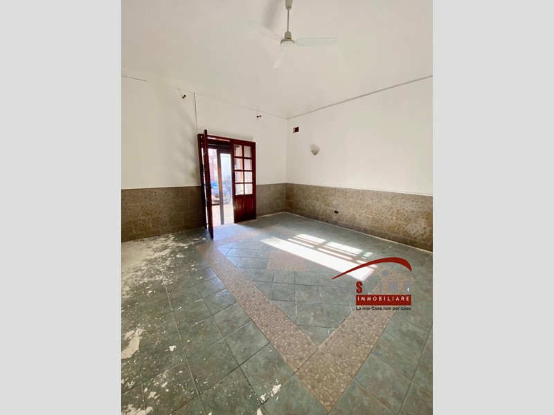 Immobile commerciale in Affitto a Siracusa, 500€, 75 m², con Box