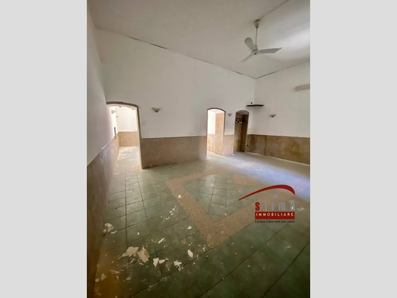 Immobile commerciale in Vendita a Siracusa, 80'000&euro;, 75 m²