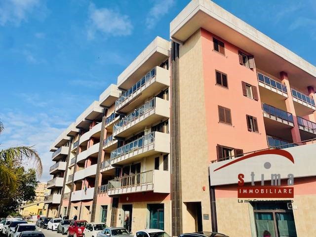 Ufficio in Affitto a Siracusa, 800€, 125 m²