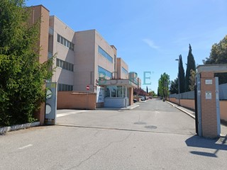 Ufficio in Vendita a Roma, 883'000€, 710 m²