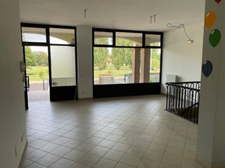 Immobile commerciale in Vendita a Salerano sul Lambro, 73'000€, 70 m²
