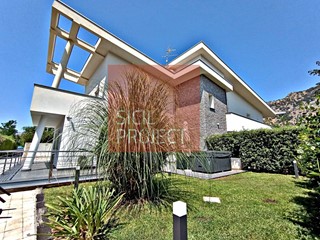 Villetta a schiera in Affitto a Palermo, 1'650€, 150 m²