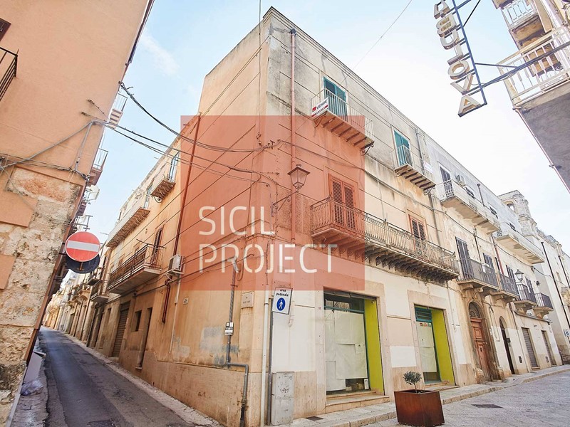 Appartamento in Vendita a Alcamo, 135'000&euro;, 200 m²